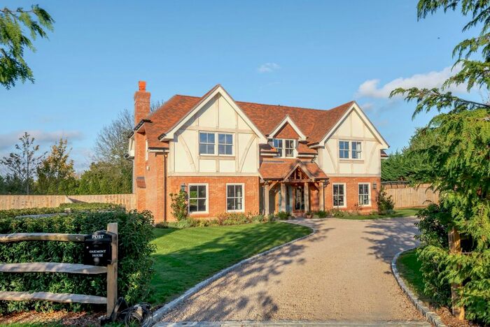 4 Bedroom Detached House For Sale In Oakmont Lane, Waltham St. Lawrence, Reading, Berkshire, RG10