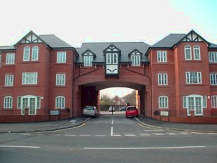 2 Bedroom Flat To Rent In Woodholme Court, Gateacre, Liverpool, L25
