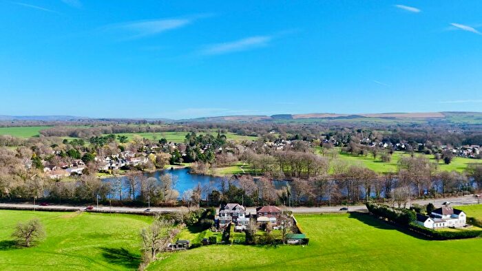 4 Bedroom Semi Detached House For Sale In London Road North, Poynton, Stockport, Cheshire, SK12