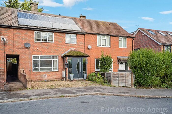 3 Bedroom Terraced House For Sale In Puttenham Close, South Oxhey, WD19