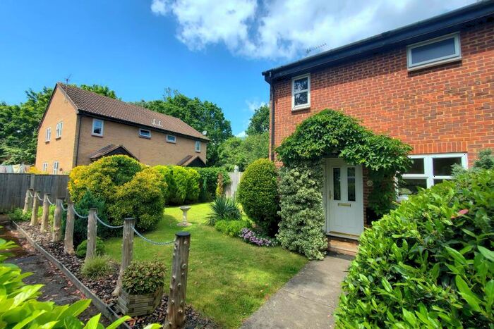 1 Bedroom Terraced House To Rent In Goldsworth Park, Woking, Surrey, GU21
