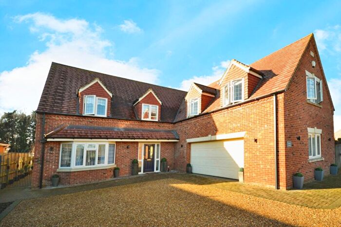 4 Bedroom Detached House For Sale In Gull Road, Guyhirn, Wisbech, PE13