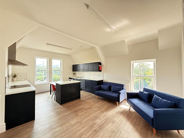 3 Bedroom Apartment To Rent In Ffriddoedd Road, Bangor, LL57