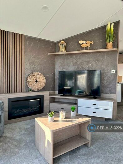 2 Bedroom Mobile Home To Rent In London Road, Kessingland, Lowestoft, NR33