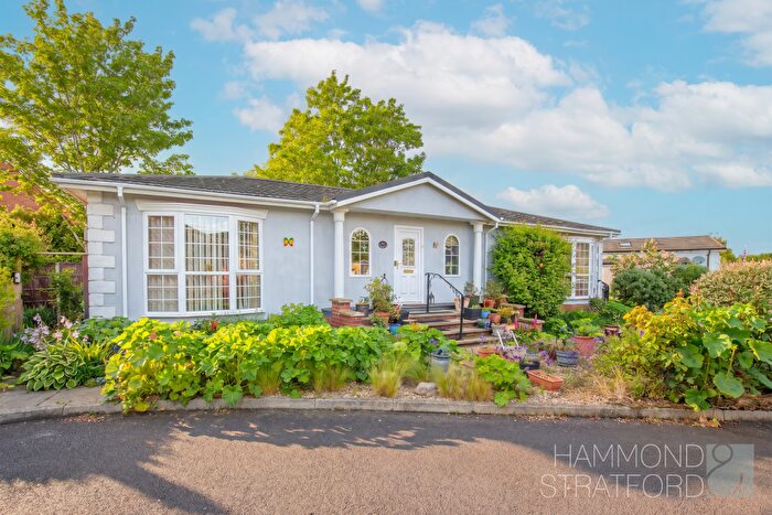 3 Bedroom Park Home For Sale In Bramble Close, Attleborough, NR17