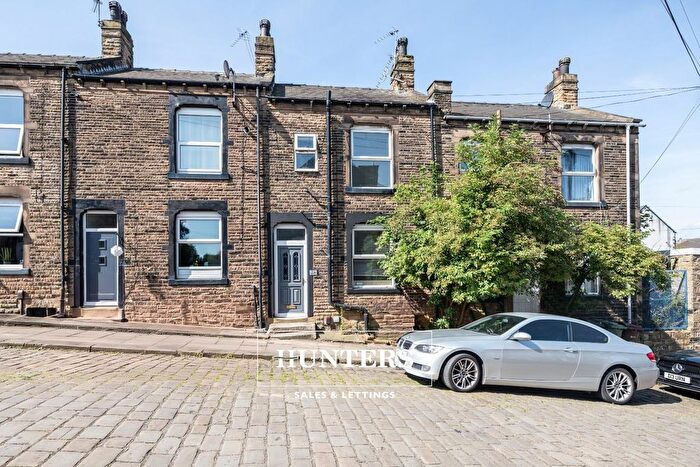 2 Bedroom Terraced House To Rent In Dartmouth Avenue, Morley, Leeds, LS27
