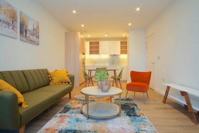 2 Bedroom Flat To Rent In Alington House, Mary Neuner Road, London, N8
