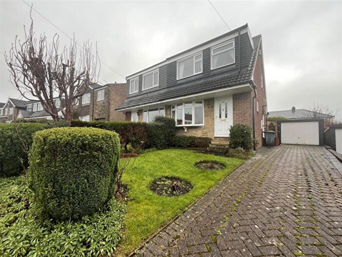 3 Bedroom Semi-Detached House For Sale In Thirlmere Avenue, Wyke, Bradford, BD12