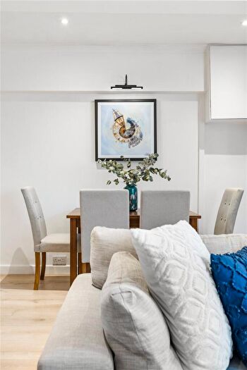2 Bedroom Apartment For Sale In St. Aubyns, Hove, East Sussex, BN3
