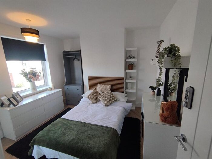 1 Bedroom Terraced House To Rent In *New En-Suite Room* Priestsic Road, Sutton-In-Ashfield, NG17
