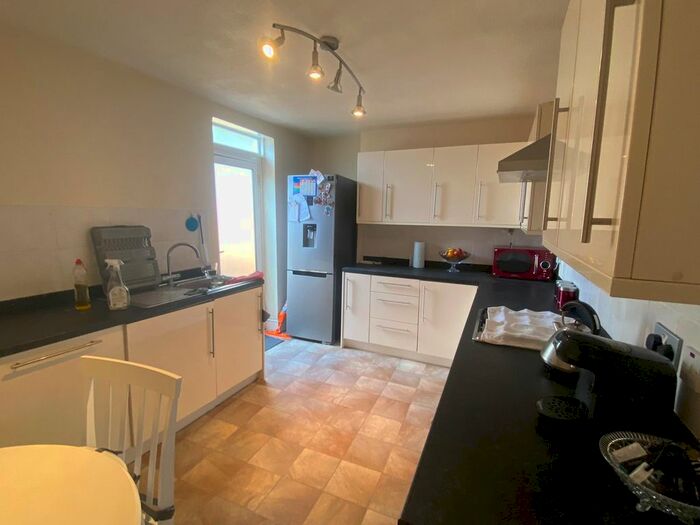 2 Bedroom Detached House To Rent In Marks Road, Romford, RM7