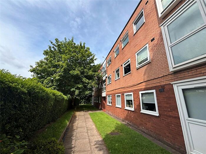 3 Bedroom Apartment For Sale In Cholmondeley Road, Salford, Greater Manchester, M6