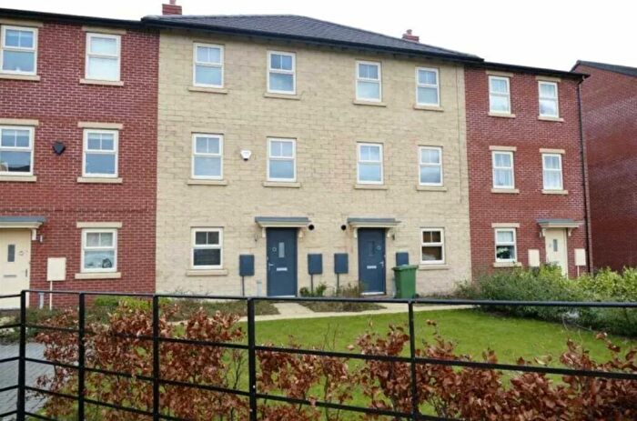 3 Bedroom Town House To Rent In Holts Crest Way, Near Leeds City Centre, Leeds, LS12