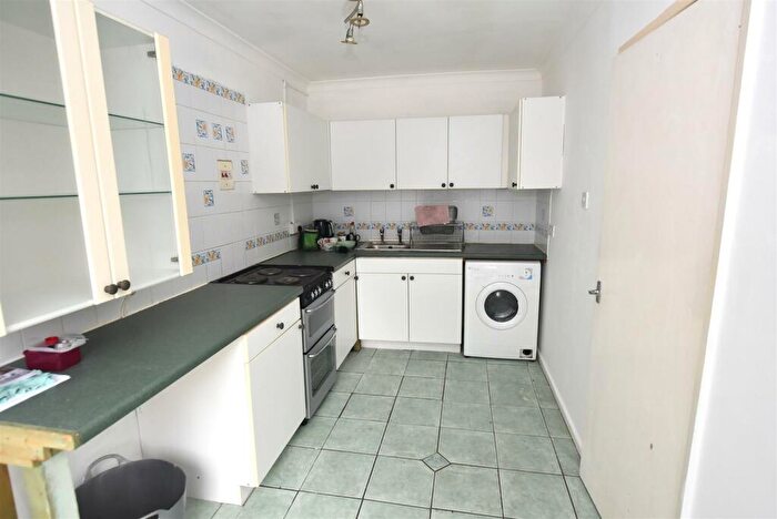 2 Bedroom Apartment For Sale In Westminster Court, Bidston Road, Oxton, CH43