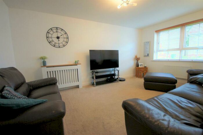 4 Bedroom Detached House For Sale In Petfield Drive, Anlaby, HU10