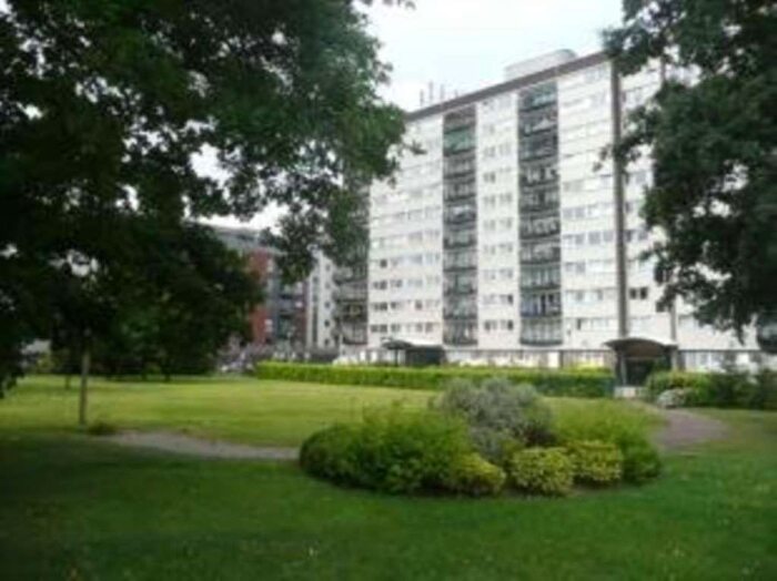 2 Bedroom Flat To Rent In Master Gunner Place, Woolwich, London, SE18
