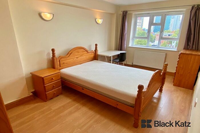 3 Bedroom Flat To Rent In Great Suffolk Street, Borough, SE1