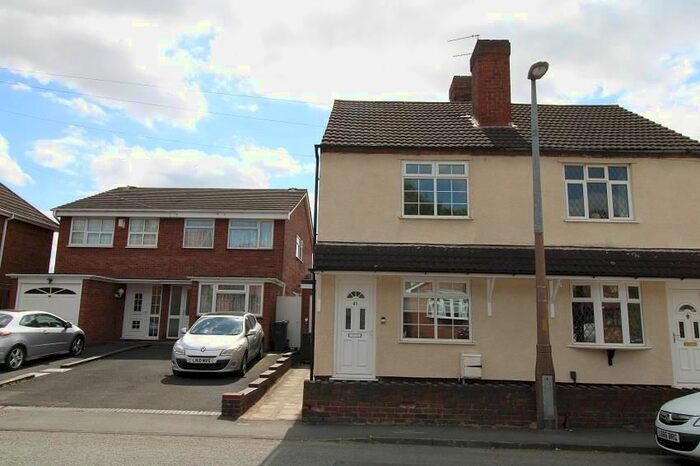 3 Bedroom Semi-Detached House To Rent In New Street, Quarry Bank, Brierley Hill, DY5