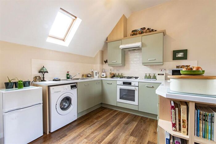 2 Bedroom Apartment For Sale In Canal Mews, Stonegravels, Chesterfield, S41