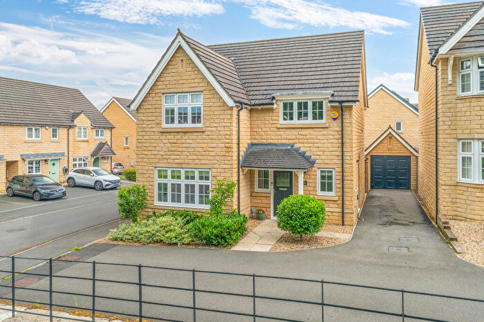 4 Bedroom Detached House For Sale In Hawthorne Road, Steeton, West Yorkshire, BD20
