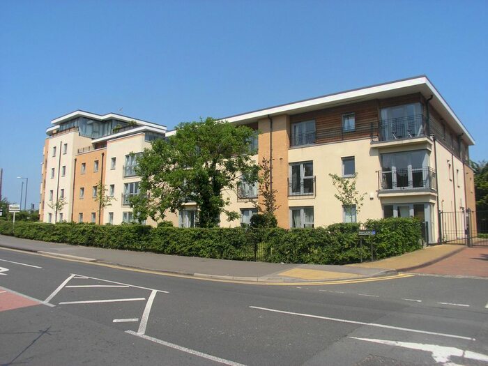 2 Bedroom Flat To Rent In Pavilions, Windsor, SL4