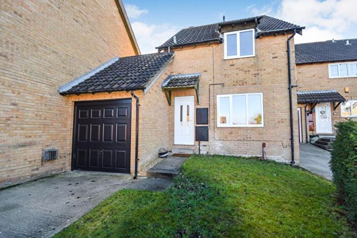 3 Bedroom Link Detached House For Sale In Chadwell Springs, Bingley, BD16