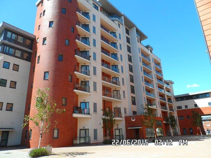 2 Bedroom Flat To Rent In The Junction, SL2