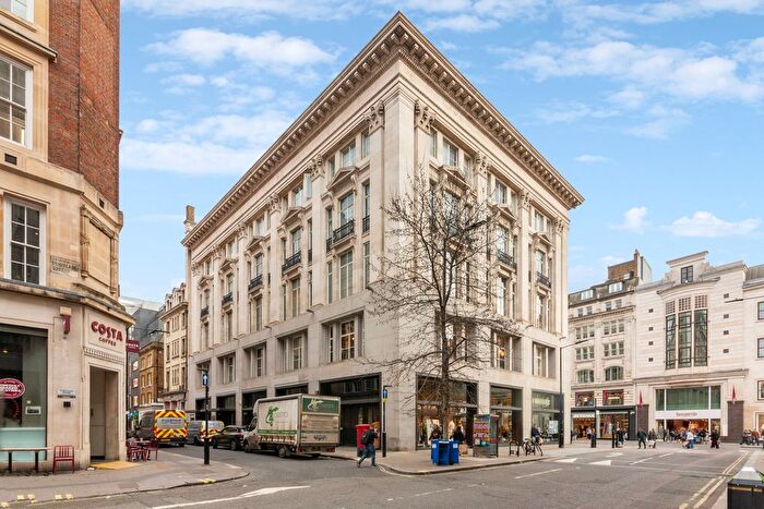 2 Bedroom Flat For Sale In Market Place, London, W1W