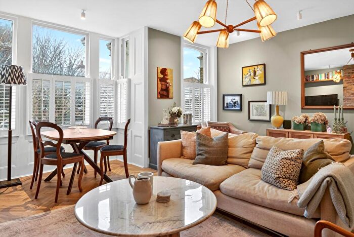 1 Bedroom Flat For Sale In Foulden Road, London, N16