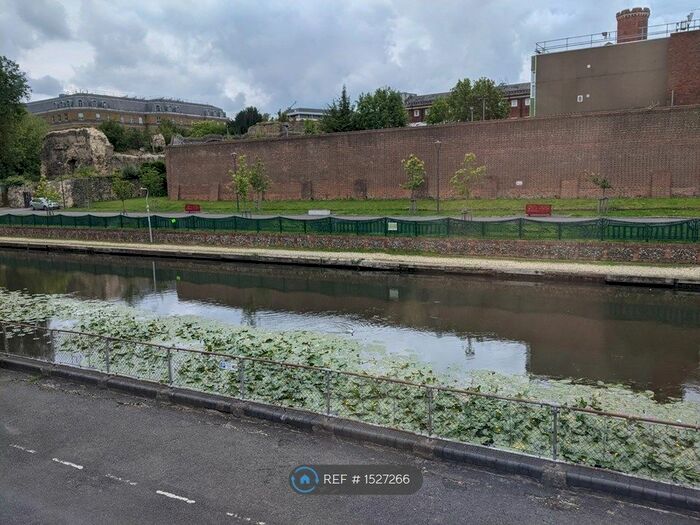 3 Bedroom Terraced House To Rent In Blakes Cottages, Reading, RG1