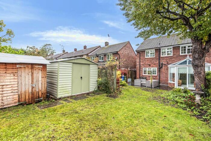 4 Bedroom Semi-Detached House To Rent In Crowthorne Road, Bracknell, RG12