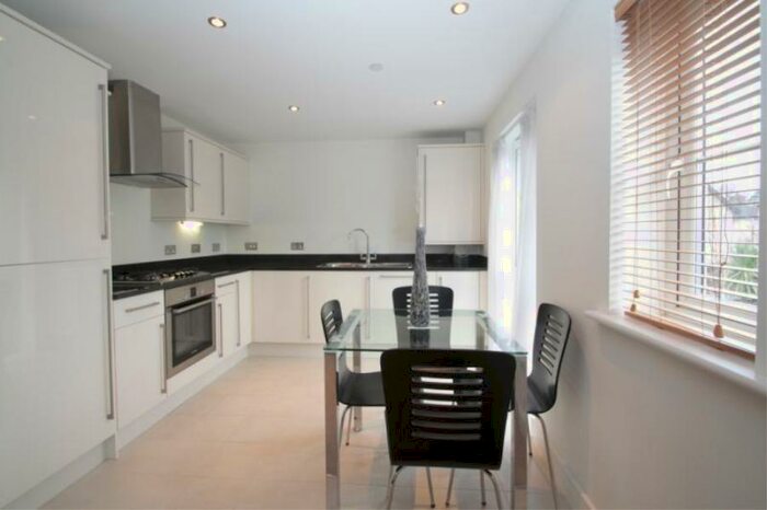 1 Bedroom Apartment To Rent In Woking, GU21