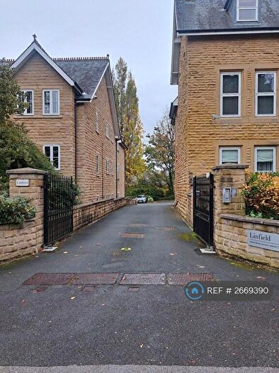 2 Bedroom Flat To Rent In Grove Road, Headingley, Leeds, LS6