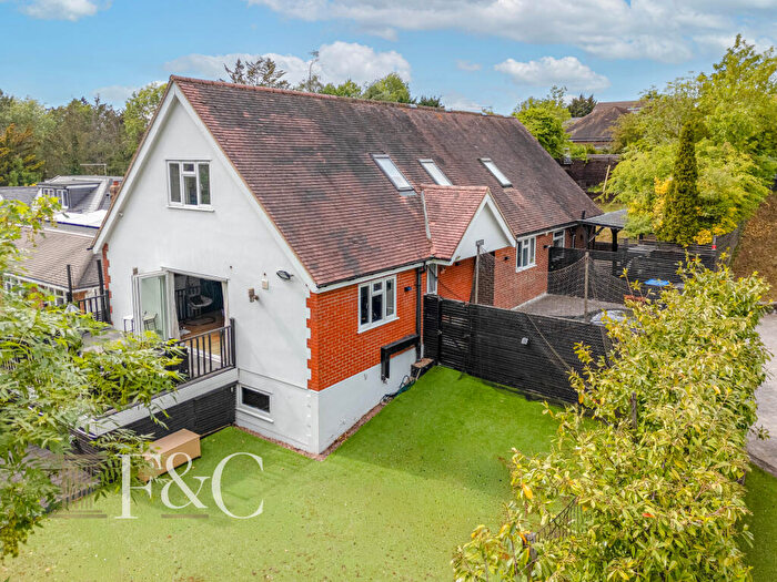 5 Bedroom Detached House For Sale In Hamlet Hill, Roydon, Harlow, Essex, CM19