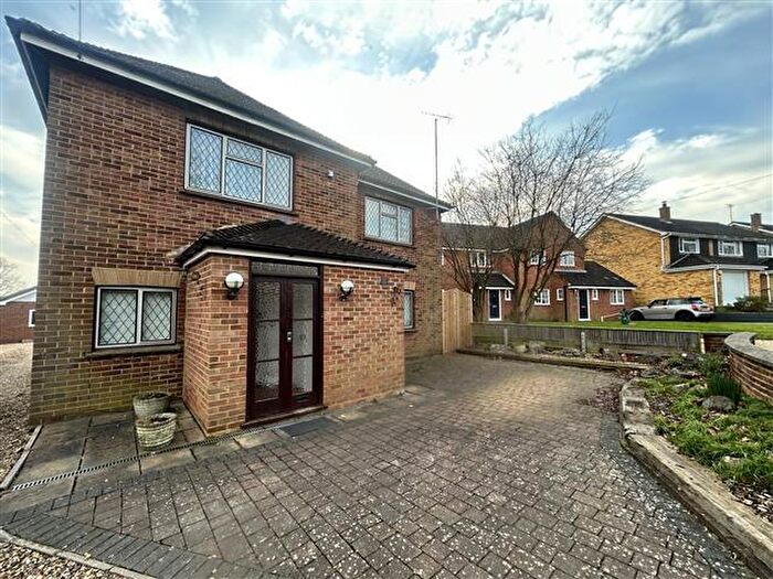 3 Bedroom House To Rent In Buckingham Road, Bletchley, Milton Keynes, MK3