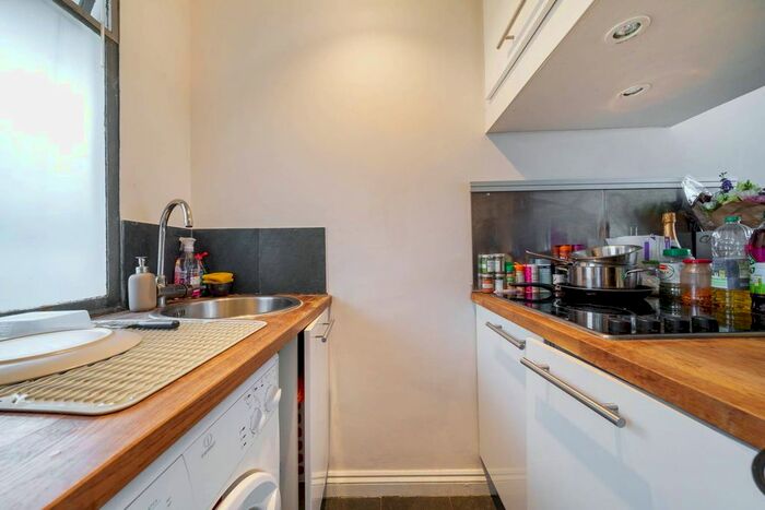 Studio To Rent In Pullman Court, Streatham Hill, London, SW2