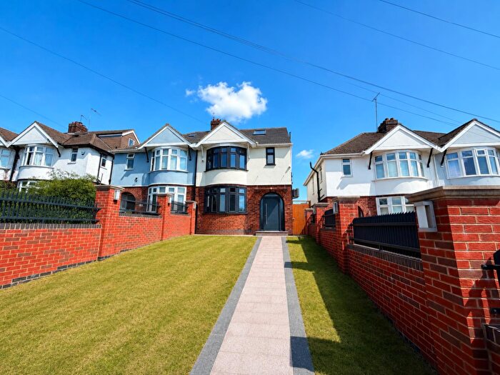 4 Bedroom Semi-Detached House For Sale In Kettering Road, Spinney Hill, Northampton, NN3