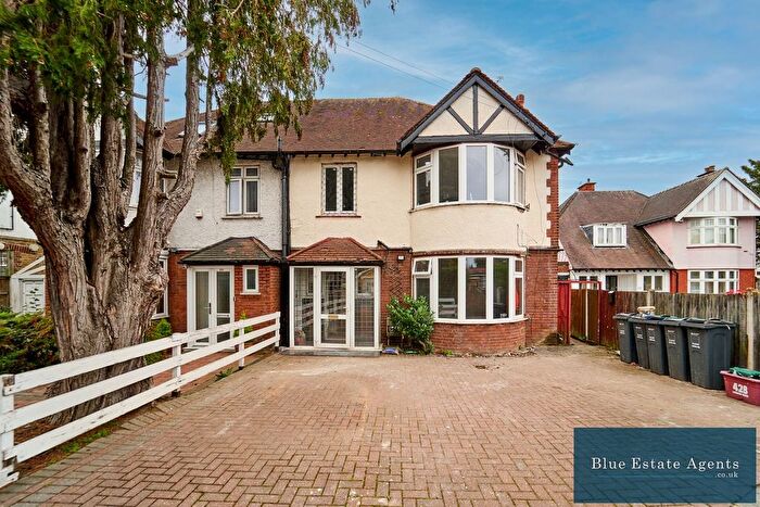 5 Bedroom Semi-detached House For Sale In Jersey Road, Isleworth, TW7