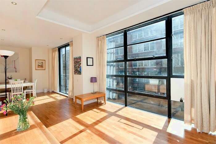 2 Bedroom Apartment To Rent In St John's Square, EC1V
