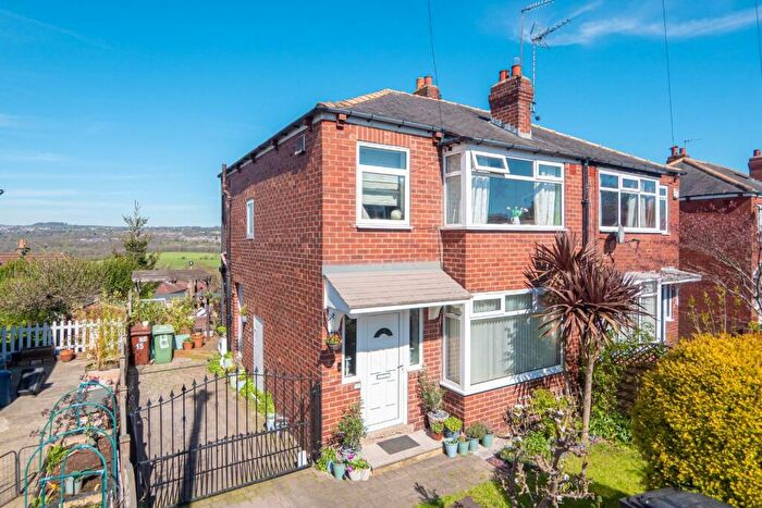 3 Bedroom Semi Detached House For Sale In Calverley Gardens, Bramley, Leeds, LS13