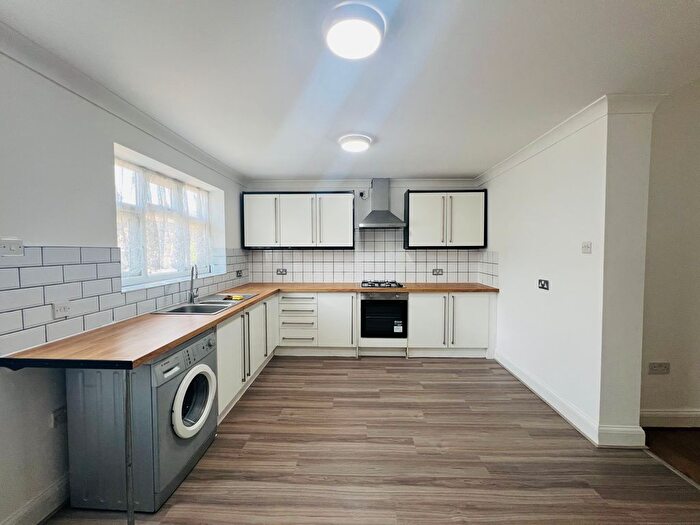 4 Bedroom Terraced House To Rent In Hunter Road, Ilford, IG1