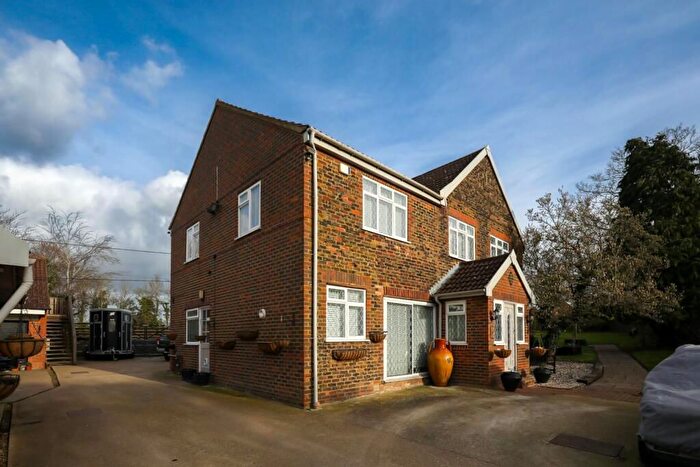6 Bedroom Detached House For Sale In Goughs Barn Lane, Warfield, Bracknell, RG42
