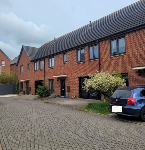 4 Bedroom Terraced House To Rent In Woking, Surrey, GU22