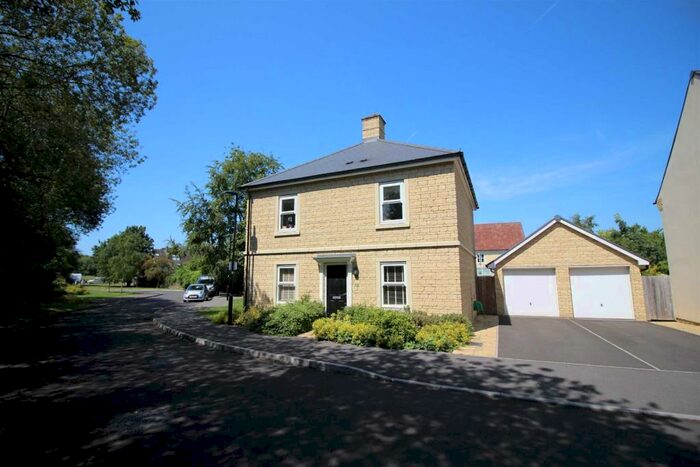 4 Bedroom Detached House To Rent In The Stoneworks, Neston, SN13