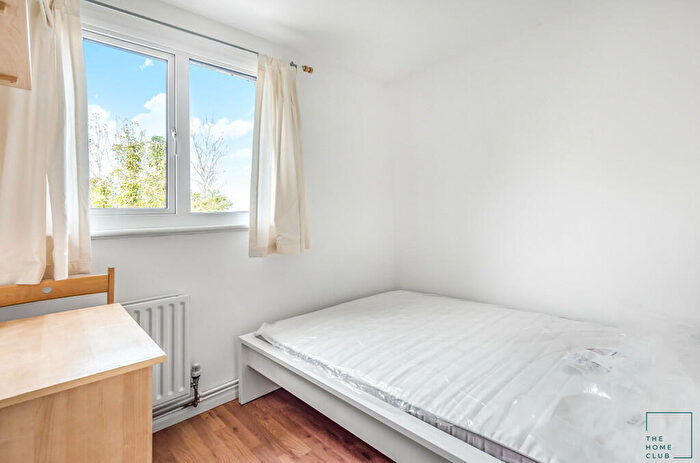4 Bedroom Terraced House To Rent In Park Barn Drive, Guildford, GU2