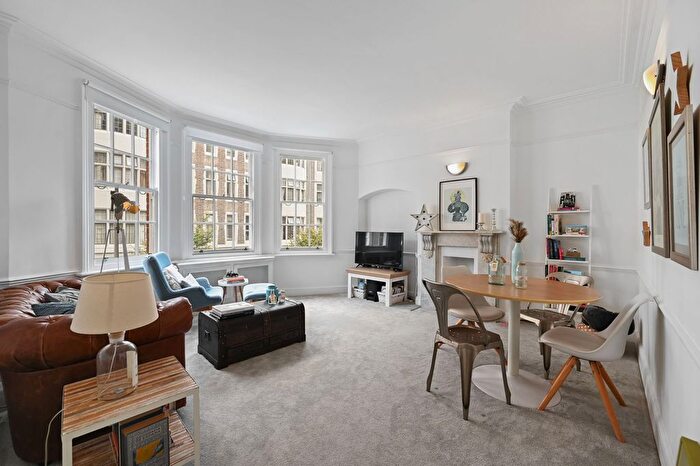 2 Bedroom Flat To Rent In Marylebone Street, Marylebone Village, London, W1G