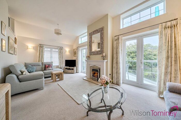 3 Bedroom Detached House For Sale In Weyview Crescent, Weymouth, DT3