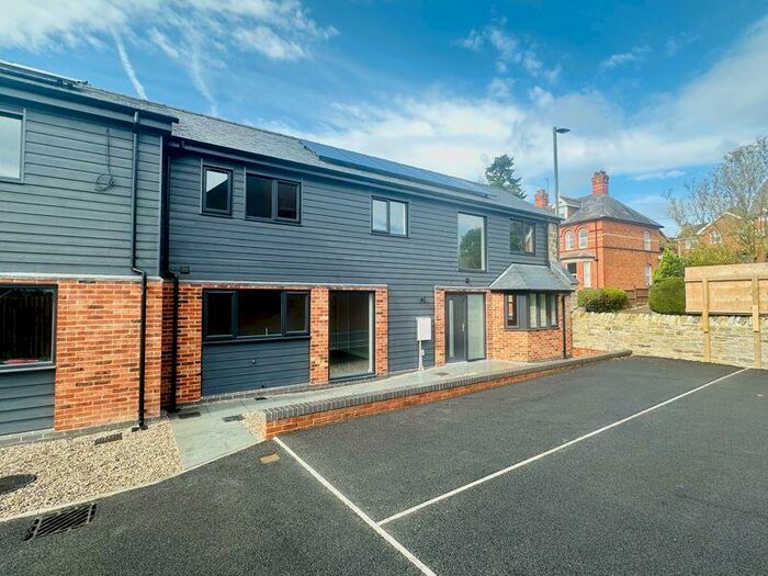 3 Bedroom End Of Terrace House For Sale In Platinum Mews, HR5