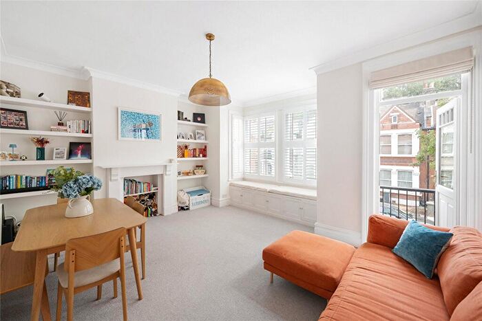 3 Bedroom Flat For Sale In Hawarden Grove, Herne Hill, London, SE24