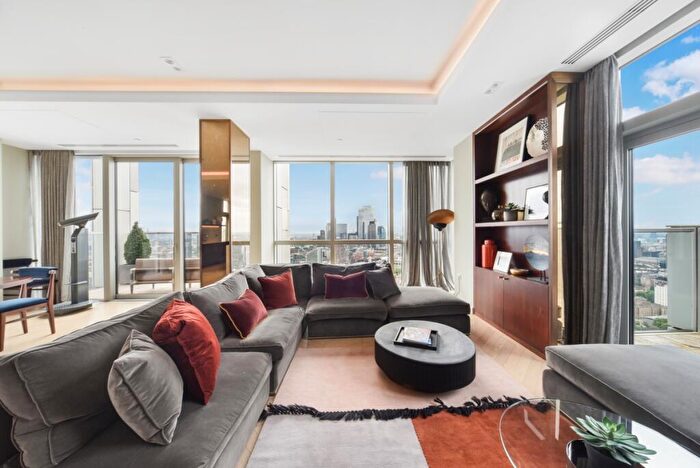 3 Bedroom Apartment To Rent In City Road London, EC1V